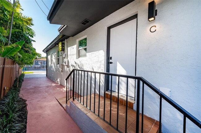 Foto del edificio - 3321 NW 19th Terrace