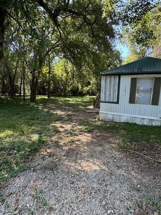 Building Photo - 12611 Lazy Dr