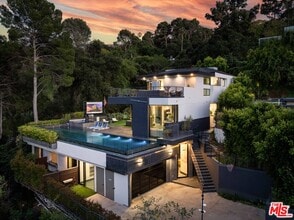 Building Photo - 3712 Broadlawn Dr