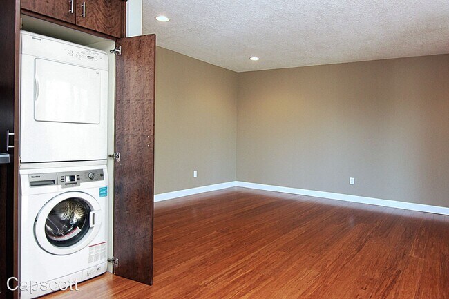 Foto del edificio - 3635 SW Baird St