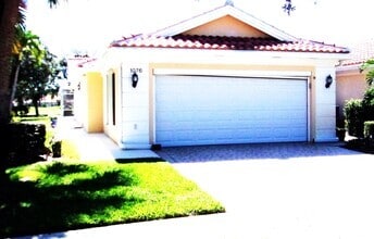 Building Photo - 1076 SW Tamarrow Pl