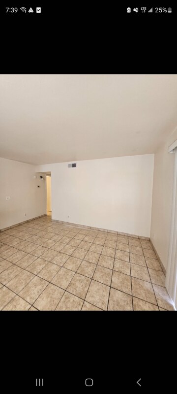 Building Photo - 4325 N 21st Dr