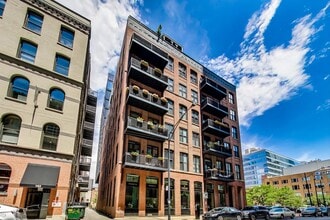 Building Photo - 154 W Hubbard St