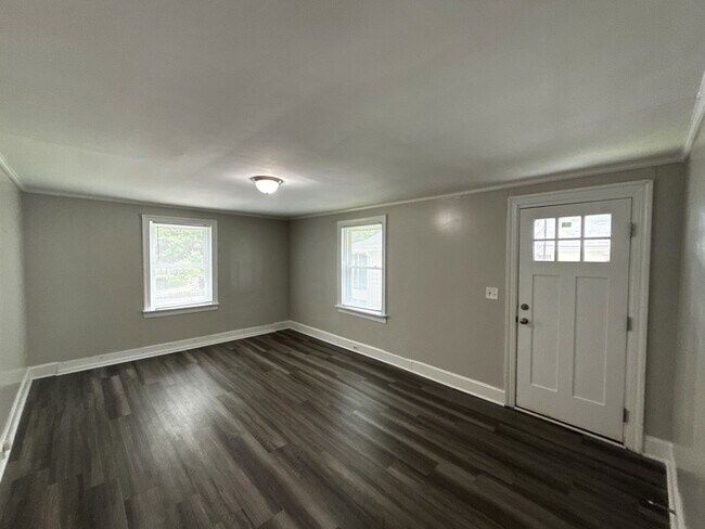 Foto del edificio - T.R. Lawing Realty Property