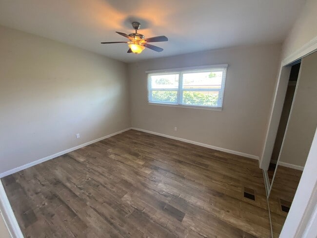 Building Photo - Newly Renovated on Montezuma!