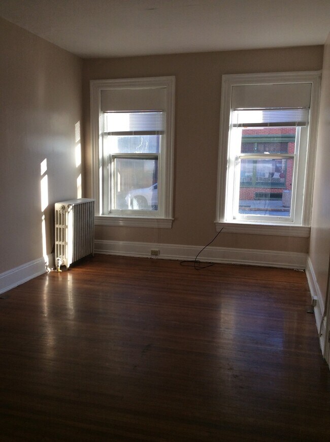 Foto del edificio - 1st Floor 2 Bedroom Apartment in York City SD