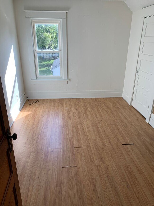 Building Photo - 3 br, 1 bath House - 211 South 16th Street