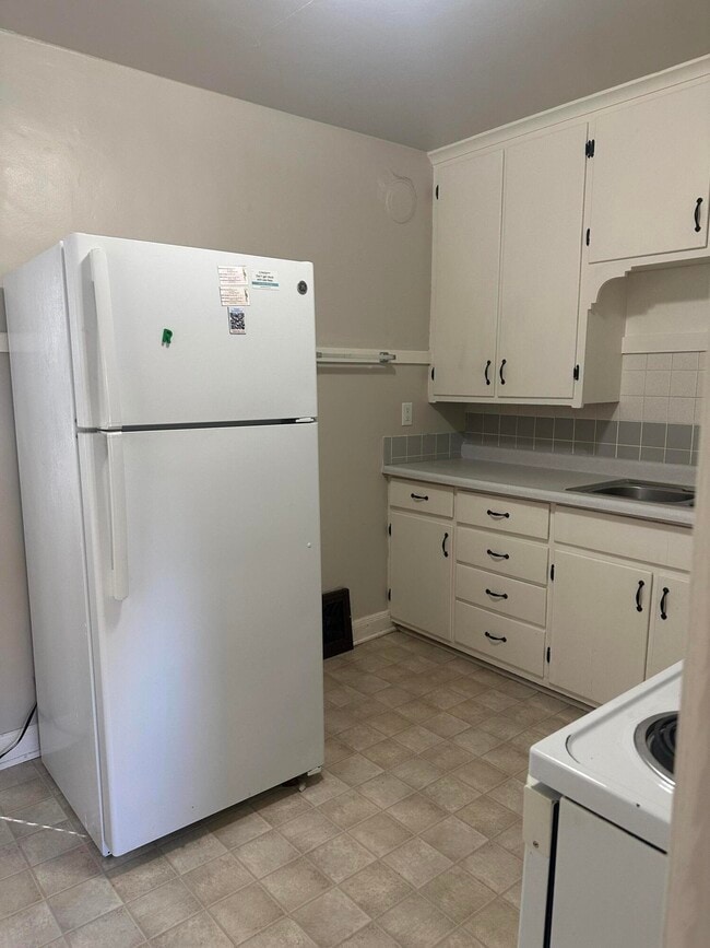 Building Photo - 1914 Garfield Ave