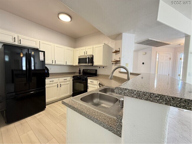 Foto del edificio - 5855 Valley Dr