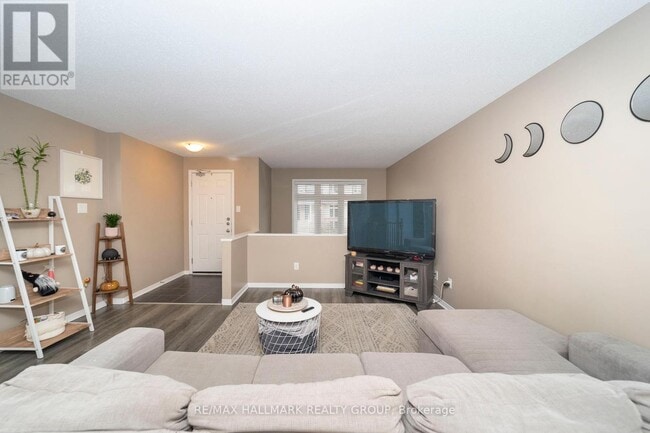 Building Photo - 309 Galston Private