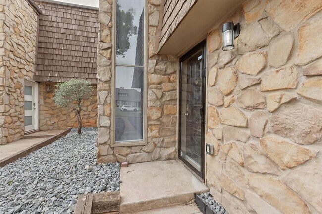 Foto del edificio - 12508 Green Valley Dr