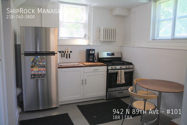 Building Photo - 942 89th Ave W