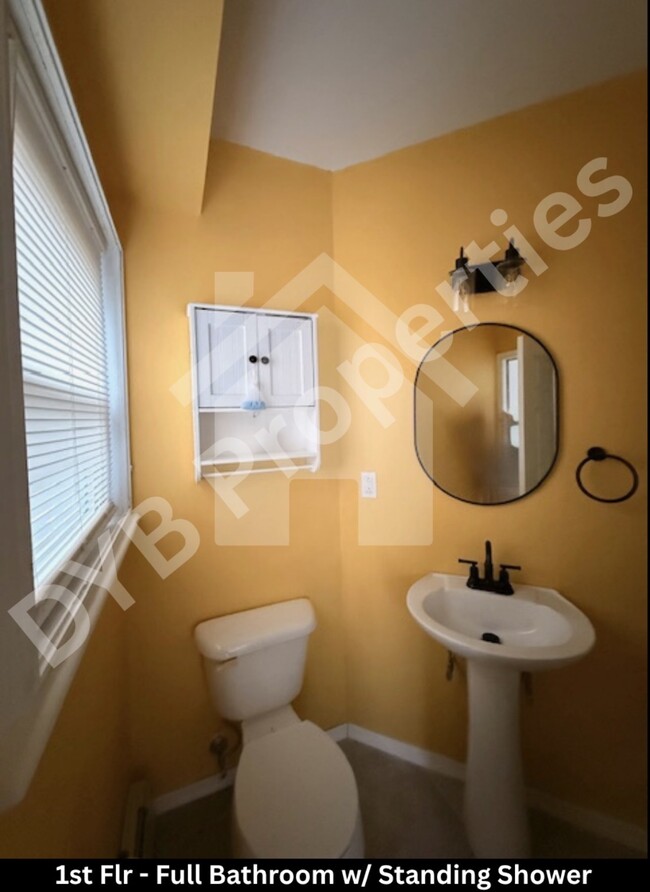 Building Photo - 56 Kent Ln