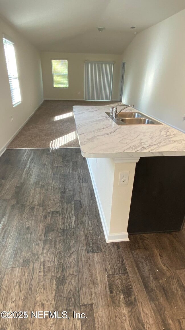 Building Photo - 5780 Calvary Dr