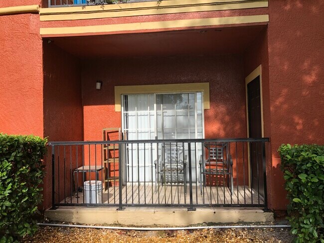 Building Photo - 1325 Rotonda Point