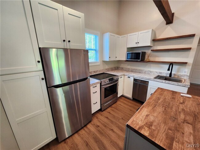 Foto del edificio - 1582 Chestnut Ridge Rd
