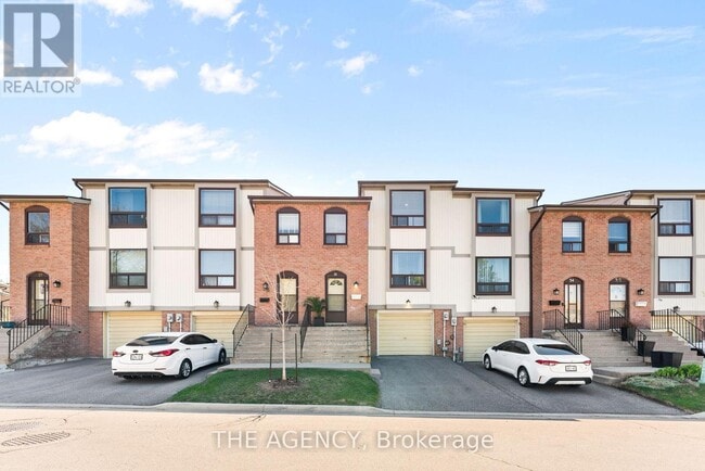 Building Photo - 35-35 McMullen Crescent
