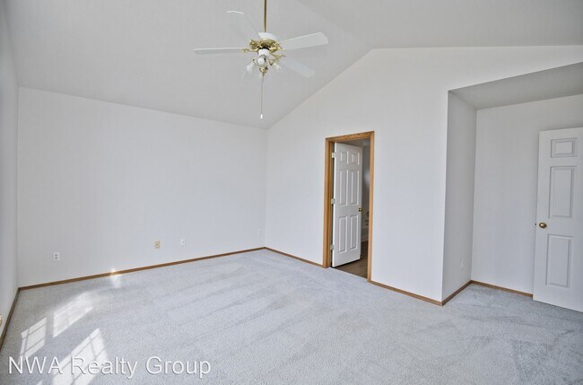 Building Photo - 3 br, 2 bath House - 3507 W. Beech Drive