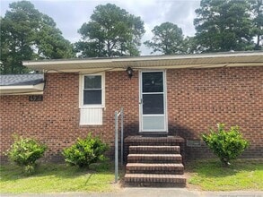 Building Photo - 4956 Fieldcrest Dr