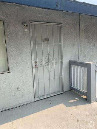 Building Photo - 347 S Maple Ave