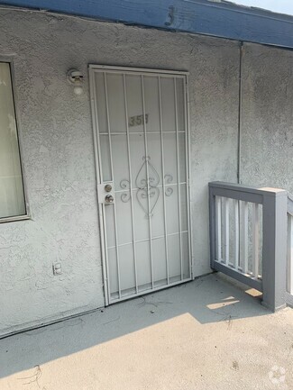 Building Photo - 347 S Maple Ave