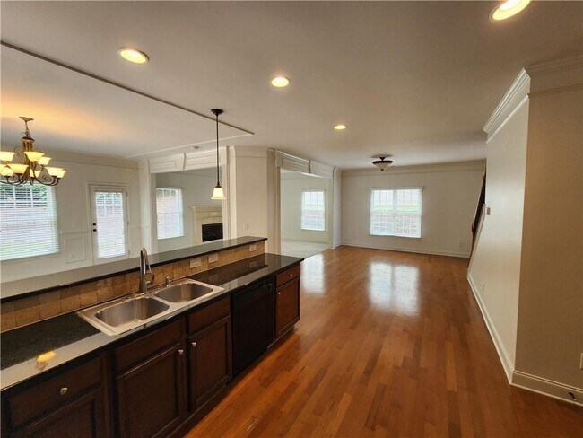 Foto del edificio - 5430 Delmonte Dr