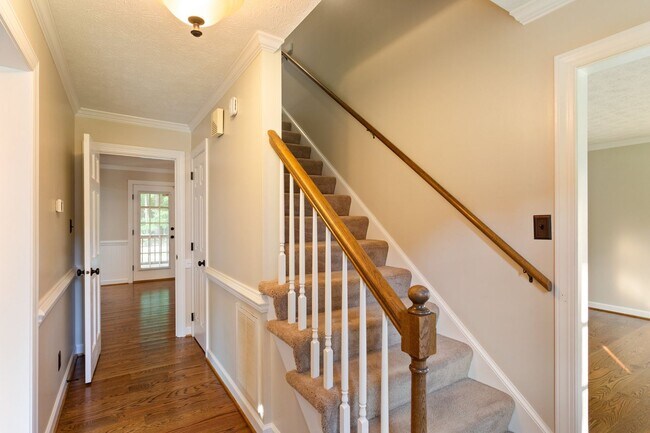 Building Photo - 6 Kirby Ct