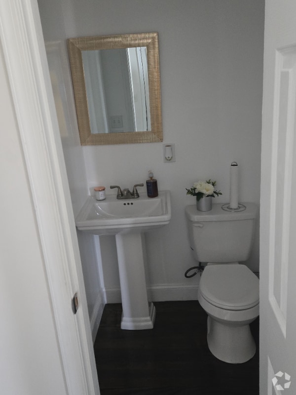 Loch Raven Apartments for Rent with Hardwood Floors Baltimore, MD 2 Rentals