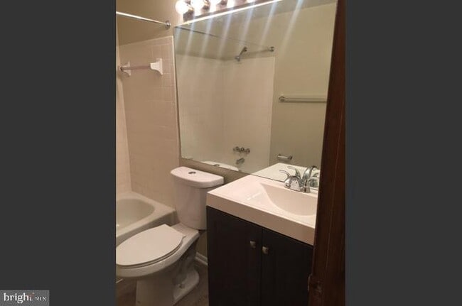 Building Photo - 18050 Chalet Dr