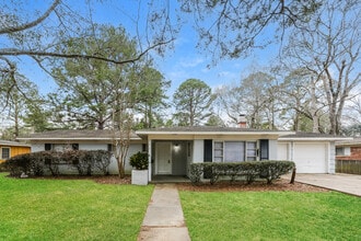 Building Photo - 227 Valley Vista Dr
