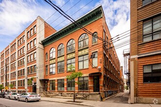 Building Photo - Lofts Clark