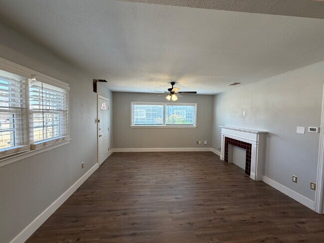 Foto del edificio - Beautiful Newly Updated Home in Tech Terrace