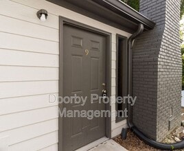 Building Photo - 18 S Germantown Rd