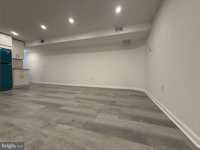 Foto del edificio - 45 E High St