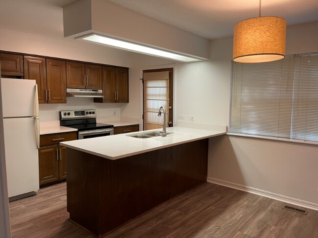 Foto del edificio - 313 Fletcher Ave