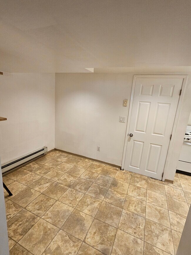 Building Photo - 10541 Phinney Ave N