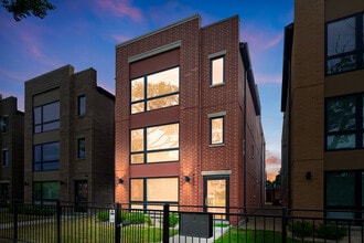 Building Photo - 4607 S St Lawrence Ave