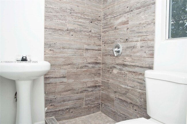 Foto del edificio - 1323 N Federal Hwy