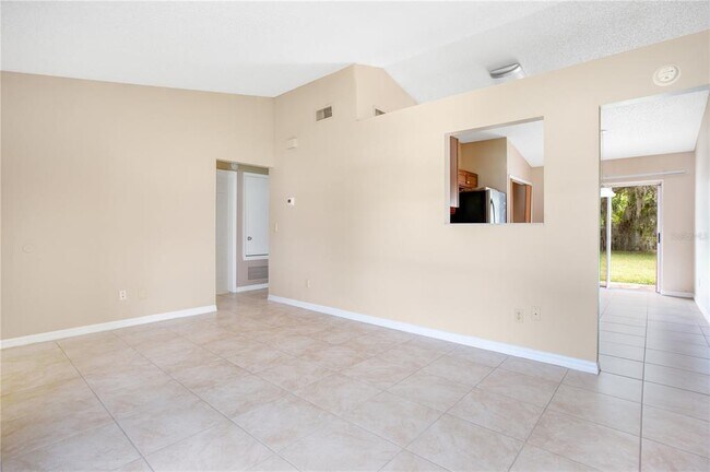 Building Photo - 2610 Adela Ave