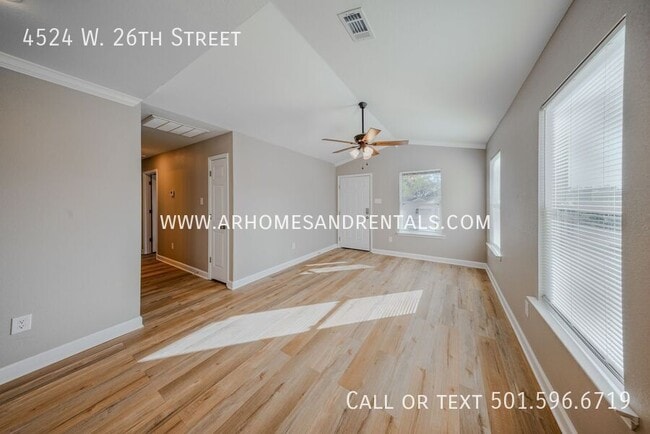 Foto del edificio - 4524 W 26th St