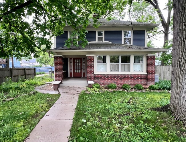 Photo - 815 Grant St House