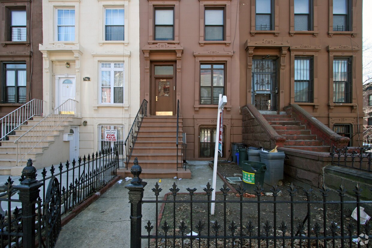 Foto del edificio - 546 Monroe St