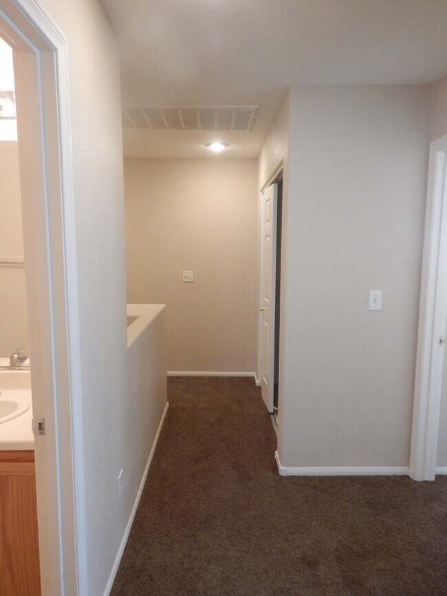 Foto del edificio - 1271 Orange Meadow St
