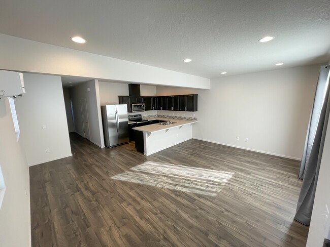 Building Photo - Brand New Townhome in Great Location