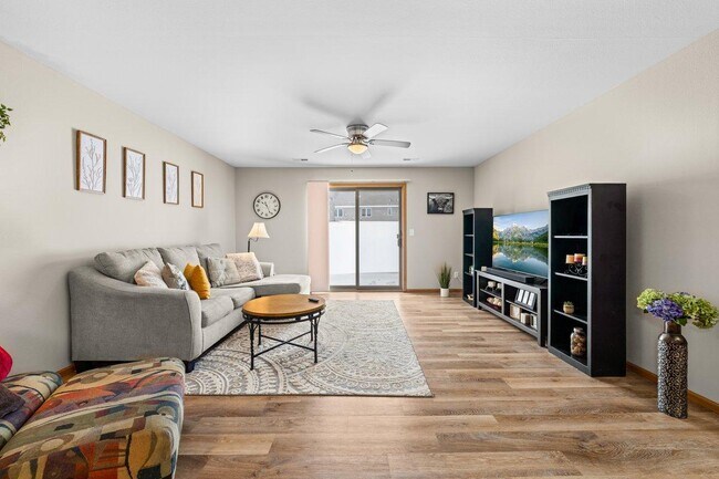 Foto del edificio - 433 Sarah Cir