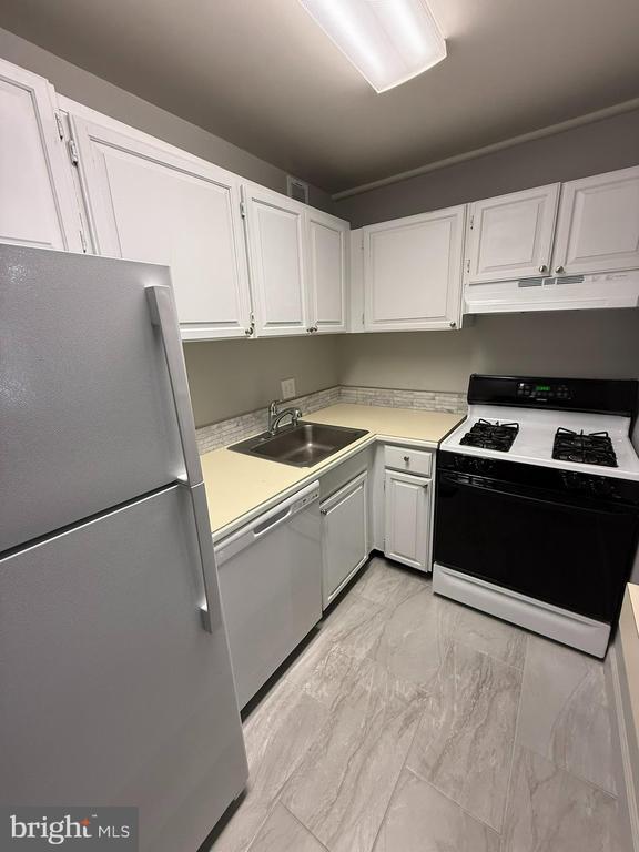 Foto del edificio - 3100 S Manchester St