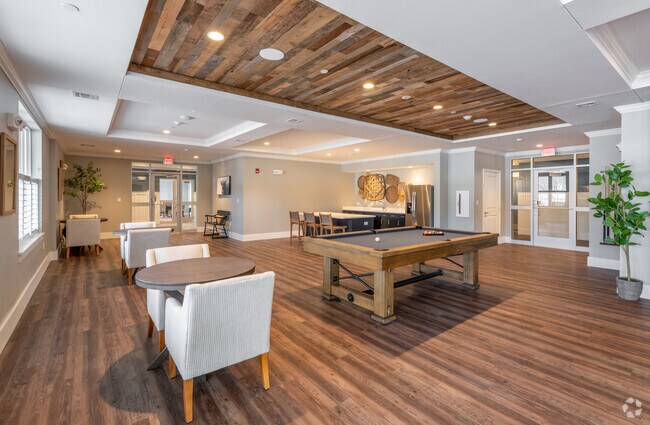 Salón para residentes + mesa de billar - Foxmeadow Farm