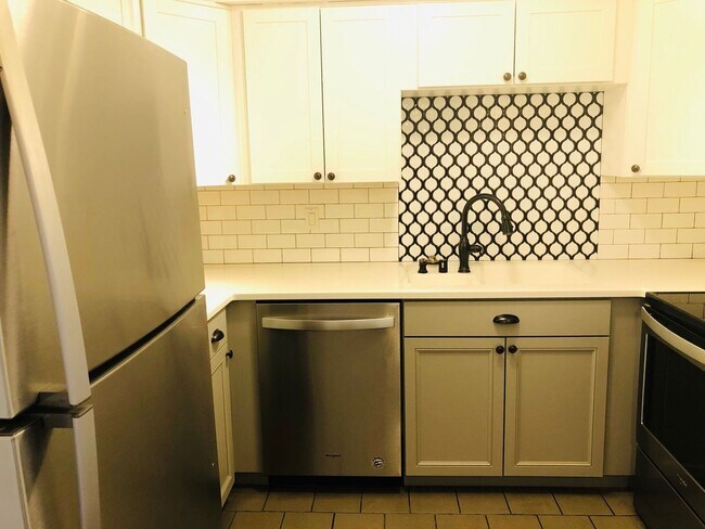 Foto del edificio - Desert Shores|Las Vegas 1 bedroom condo fo...
