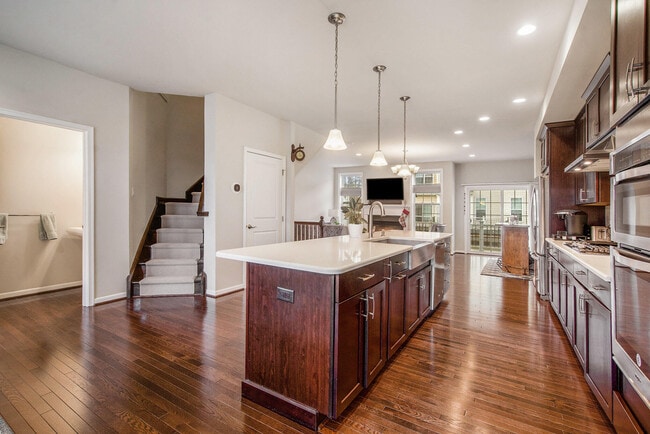 Building Photo - 2765 Ashcombe Dr.