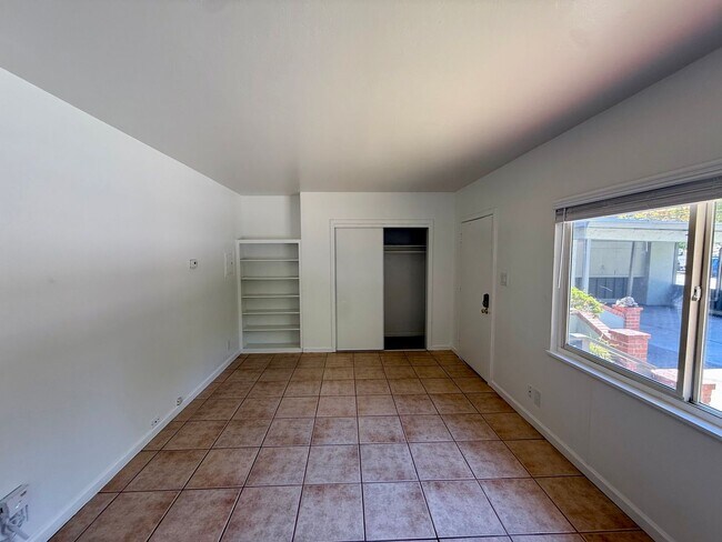Foto del edificio - 406 Woodland Ave